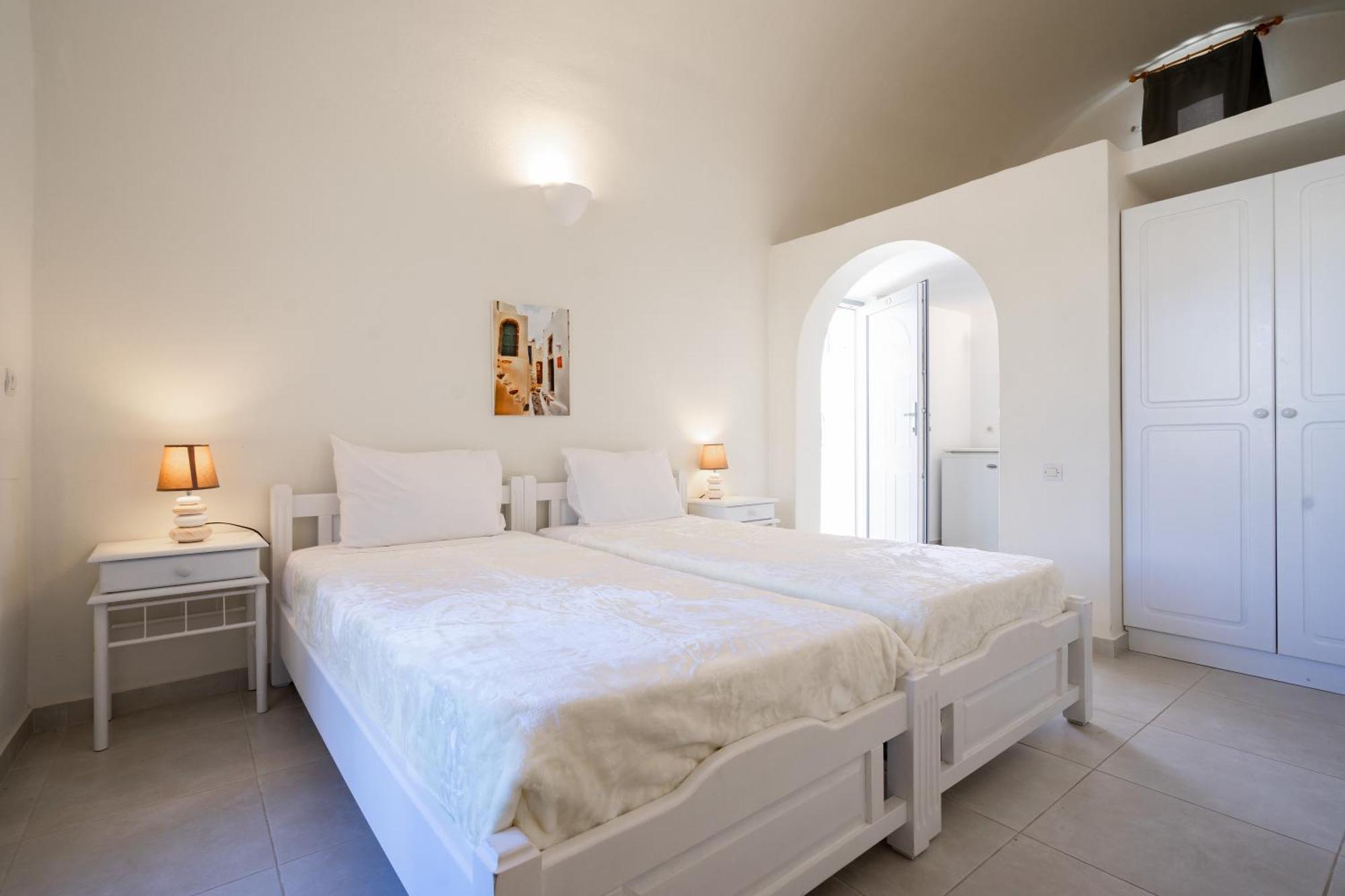 Ersi Villas Fira  Room photo