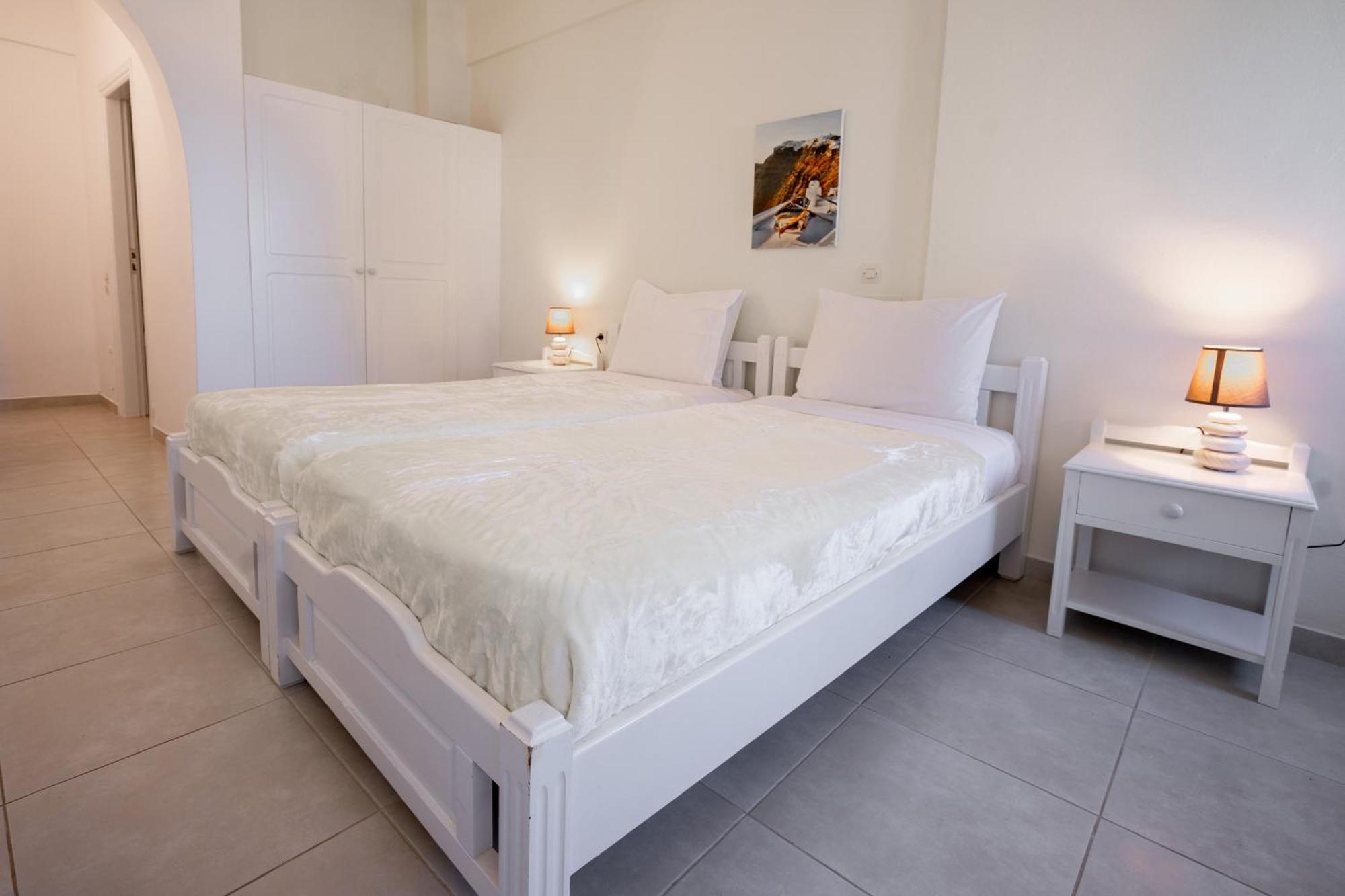 Ersi Villas Fira  Room photo