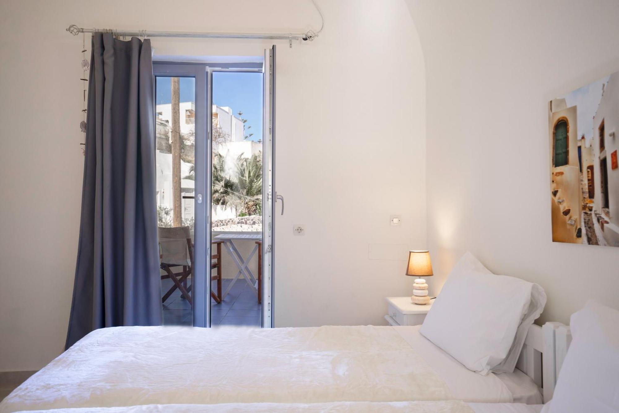 Ersi Villas Fira  Room photo