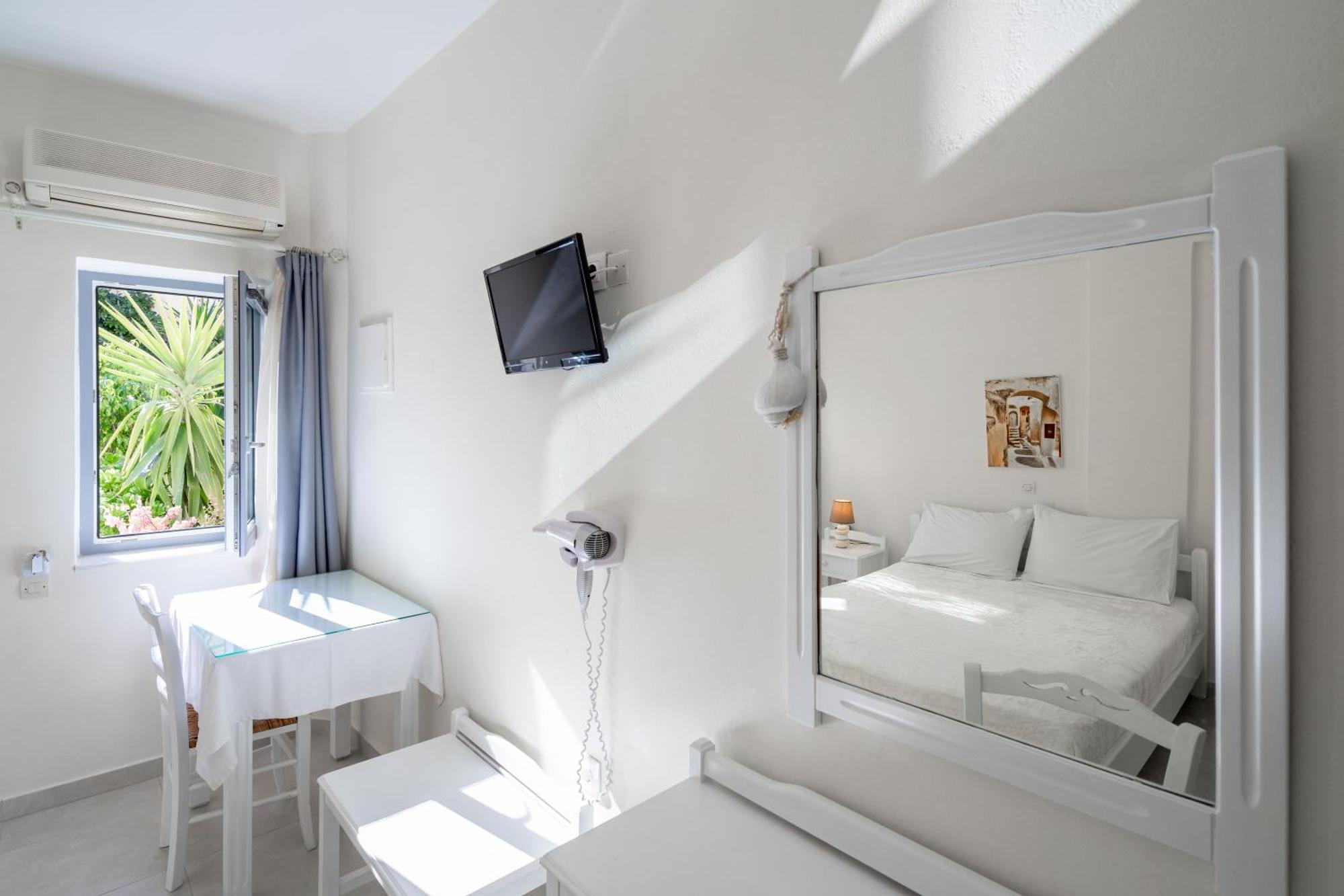 Ersi Villas Fira  Room photo