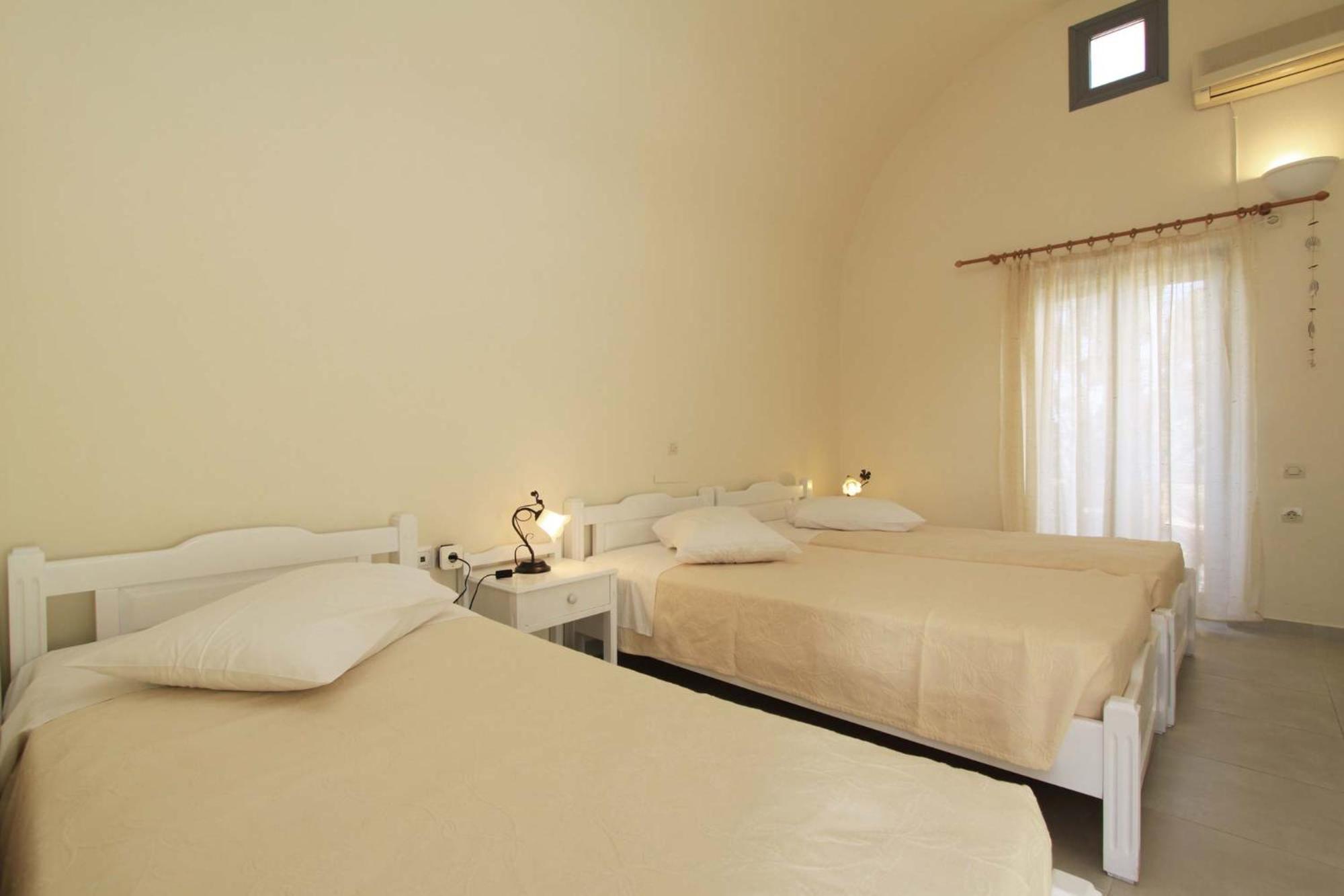 Ersi Villas Fira  Room photo
